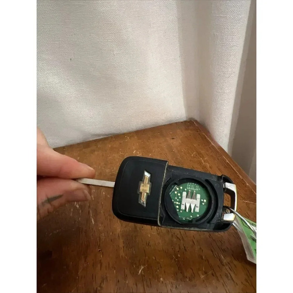 2019-2021 Chevrolet Colorado Remote Entry Key Fob Transmitter GM OEM - Picture 9 of 9